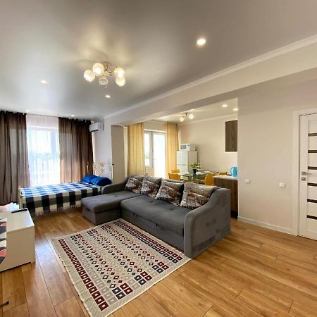 Medinahotelkz, #54, Вид На Закат, До Арбата 15 Мин Пешком, Halal Almaty Ngoại thất bức ảnh